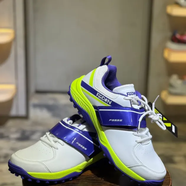 Fg Don 555 Cricket Shoes